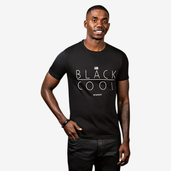 signature-t-shirt-classic-black-crewneck-side