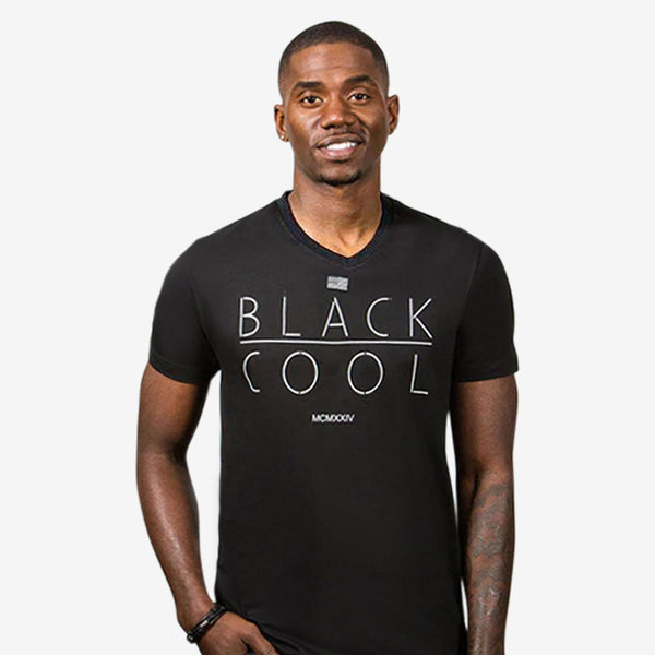 signature-t-shirt-classic-black-v-neck-zoom